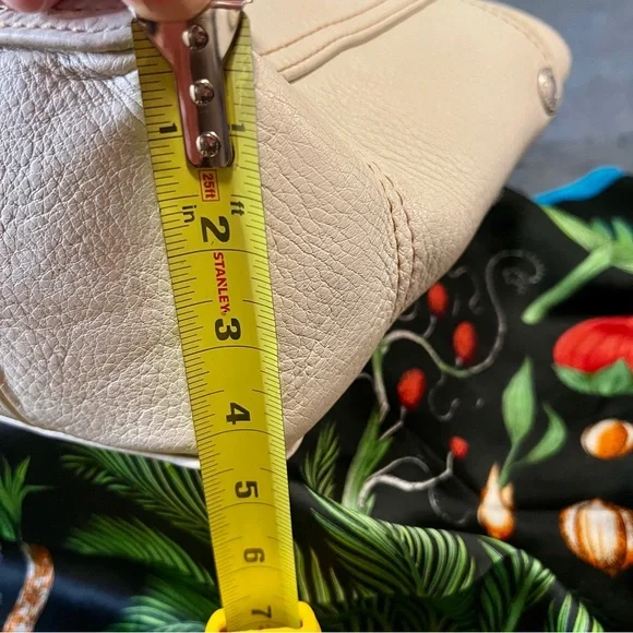 Coach Chelsea Pebble Leather Tote Bag Chalk Tan Work School Casual 
D1082-F12340 - Picture 12 of 13